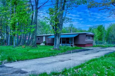 6201 Hatches Corners Rd, Conneaut, OH 44030
