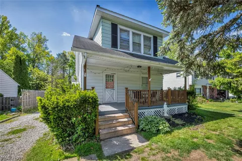 38358 Poplar Dr, Willoughby, OH 44094