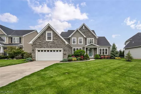 32708 Albion Dr, Avon Lake, OH 44012