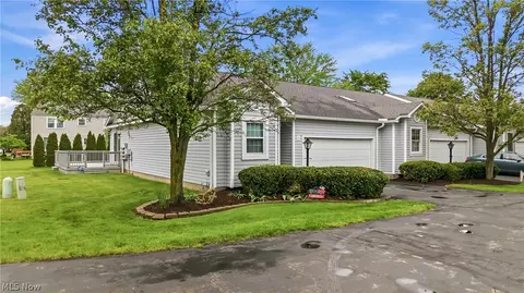 111 Greenfield Oval NW, Warren, OH 44483