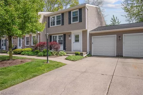 7396 S Chestnut Commons Dr, Mentor, OH 44060