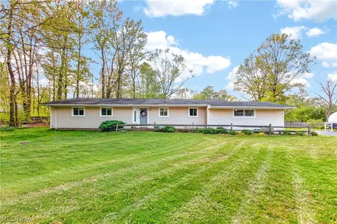 12808 Wellswood Trl, Chesterland, OH 44026