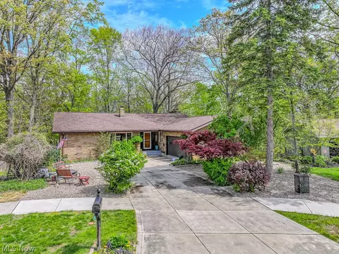 Exterior - 6811 Drexel Dr, Seven Hills, OH 44131 photo 14 of 15