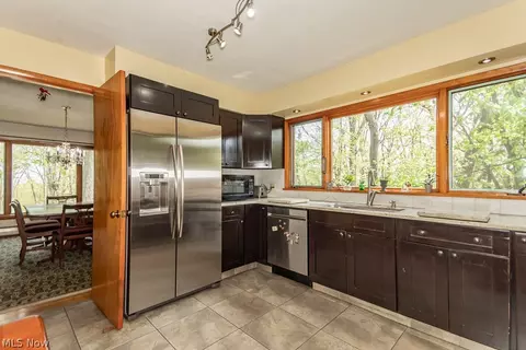Kitchen - 6811 Drexel Dr, Seven Hills, OH 44131 photo 2 of 3