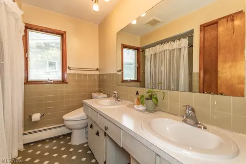 Bath - 6811 Drexel Dr, Seven Hills, OH 44131 photo 1 of 3