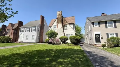 3574 Daleford Rd, Shaker Heights, OH 44120