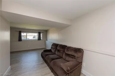 10201 Munich Dr, Parma, OH 44130 photo 25
