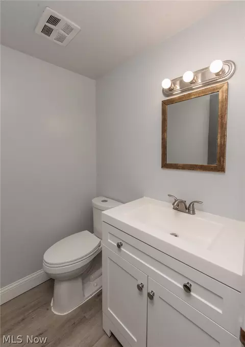 10201 Munich Dr, Parma, OH 44130 photo 27