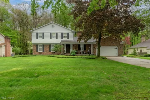 7749 Silver Fox Dr, Youngstown, OH 44512