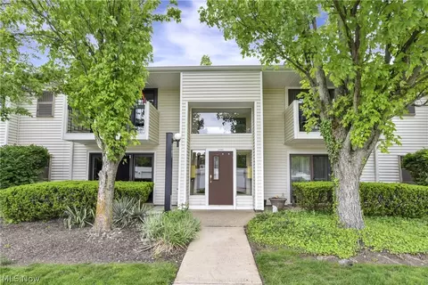 2880 N Bay Dr #N10, Westlake, OH 44145