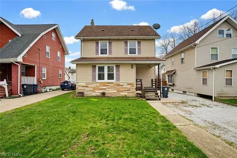 102 E Brookside Ave, Akron, OH 44301
