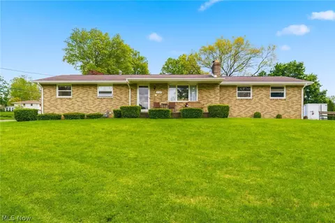 2148 Clearview St NE, Massillon, OH 44646