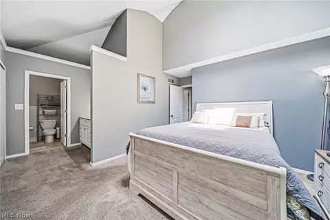 Bedroom - 2013 Deerfield Dr, Ashtabula, OH 44004 photo 2 of 4