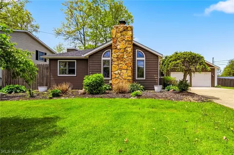 Exterior - 2013 Deerfield Dr, Ashtabula, OH 44004 photo 2 of 12
