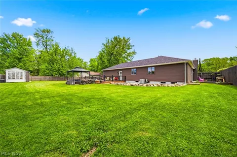 Exterior - 2013 Deerfield Dr, Ashtabula, OH 44004 photo 11 of 12