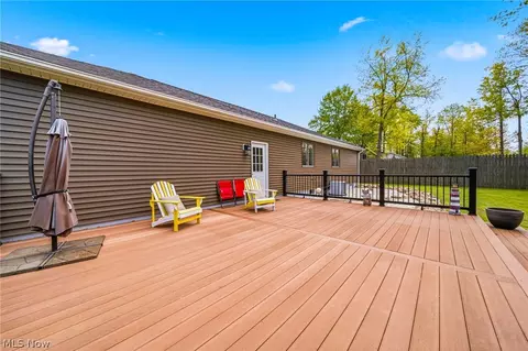 Exterior - 2013 Deerfield Dr, Ashtabula, OH 44004 photo 6 of 12
