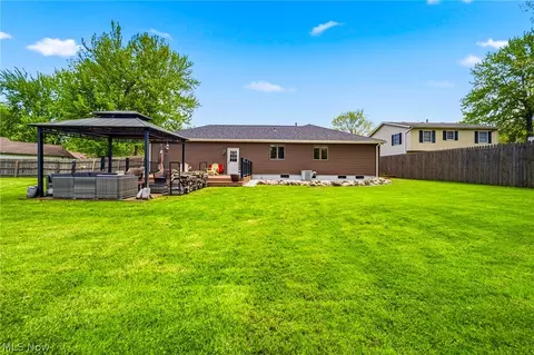 Exterior - 2013 Deerfield Dr, Ashtabula, OH 44004 photo 12 of 12
