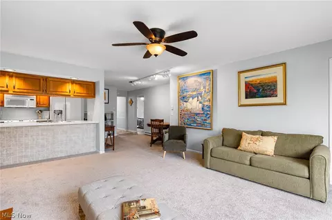 Living - 301 Willow, Huron, OH 44839 photo 2 of 2