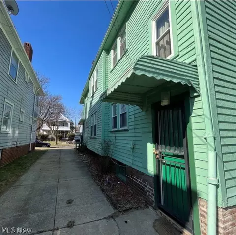 16308 Nela View Rd, Cleveland, OH 44112