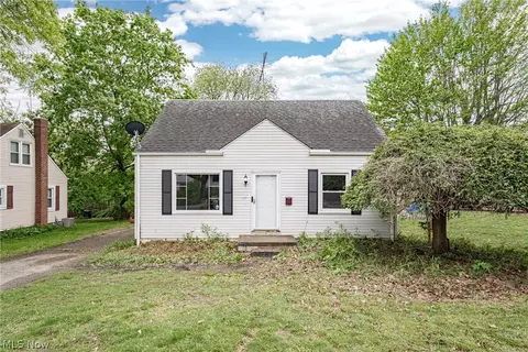106 E Dresden Ave, Akron, OH 44301