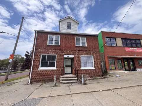 4106 Lee Rd, Cleveland, OH 44128