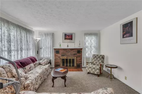 5295 Broadway, Lorain, OH 44052 photo 3