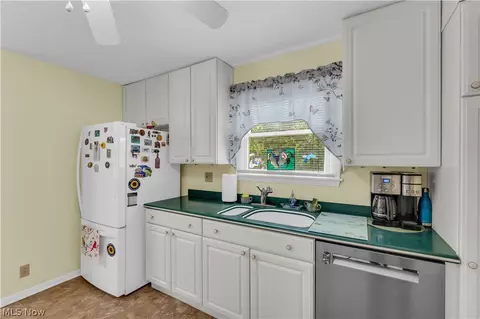 5295 Broadway, Lorain, OH 44052 photo 8