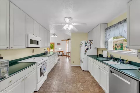 5295 Broadway, Lorain, OH 44052 photo 7