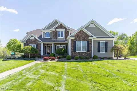 3358 Ridgely Park Dr, Poland, OH 44514