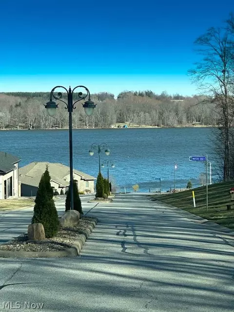 Pine Lake Cove, Columbiana, OH 44408