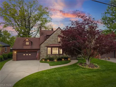 4350 Wooster Rd, Fairview Park, OH 44126