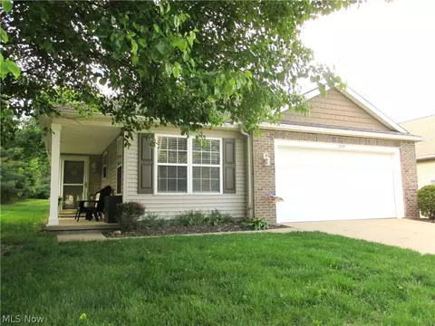 2399 Marlborough Dr, Uniontown, OH 44685