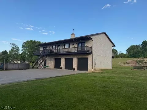 64 Viscose Rd, Parkersburg, WV 26101