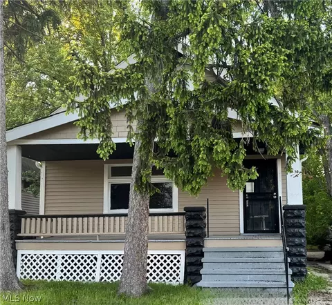 12709 Dove Ave, Cleveland, OH 44105