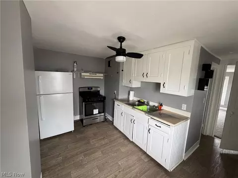 428 West Ave, Elyria, OH 44035 photo 12