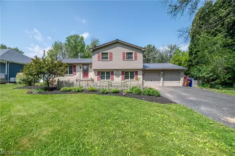 6670 James St, Poland, OH 44514