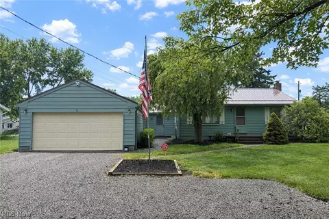 4715 New Rd, Youngstown, OH 44515