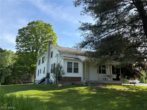 13166 Butternut Rd, Burton, OH 44021