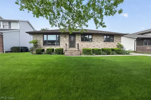 4746 Elizabeth Ln, Brooklyn, OH 44144