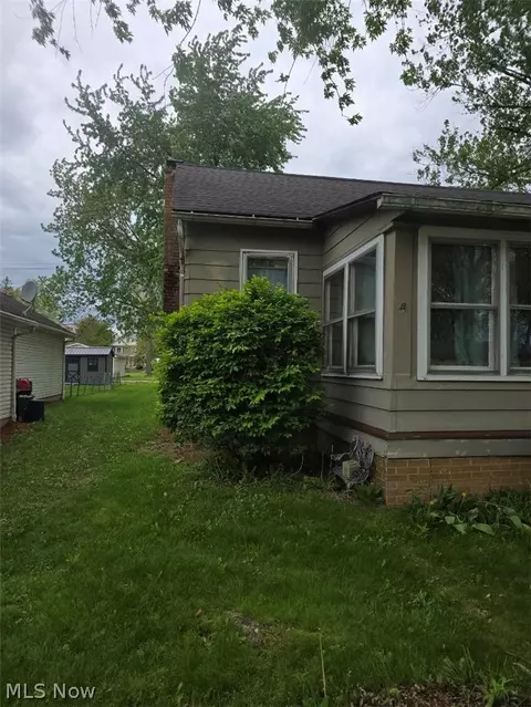 355 E Oregon Ave, Sebring, OH 44672 photo 8