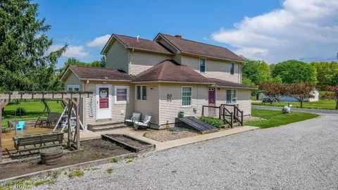 6175 Downs Rd NW, Warren, OH 44481
