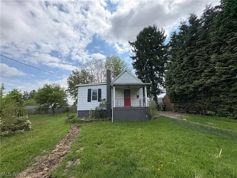 945 Davis St, Akron, OH 44310