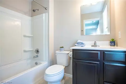 Bath - 291 Karson Dr, Akron, OH 44312 photo 2 of 3