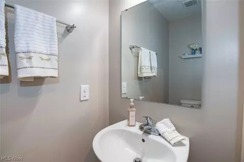 Bath - 291 Karson Dr, Akron, OH 44312 photo 1 of 3