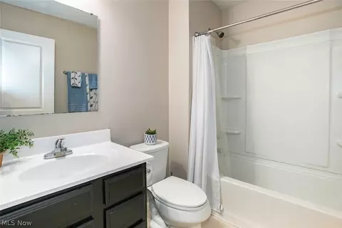Bath - 291 Karson Dr, Akron, OH 44312 photo 3 of 3