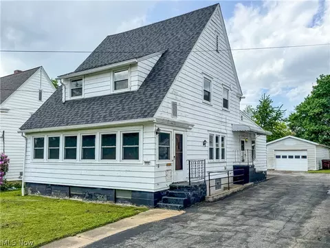 552 E 8th St, Salem, OH 44460