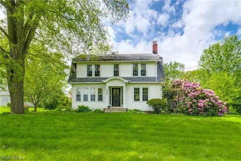 5369 Union Ave NE, Homeworth, OH 44634