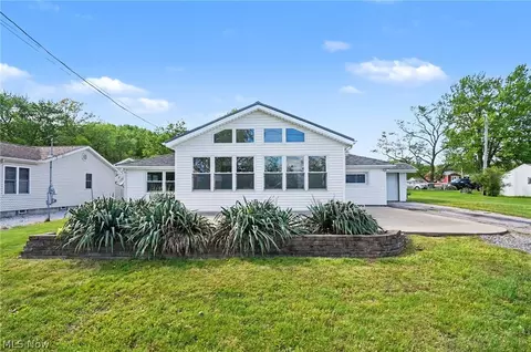 1446 Jersey St, Lake Milton, OH 44429