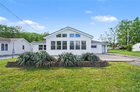 1446 Jersey St, Lake Milton, OH 44429