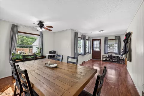 Dining - 2258 E 290th St, Wickliffe, OH 44092 photo 2 of 2